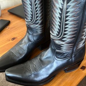 Brand new, never worn leddy vaquero shoes